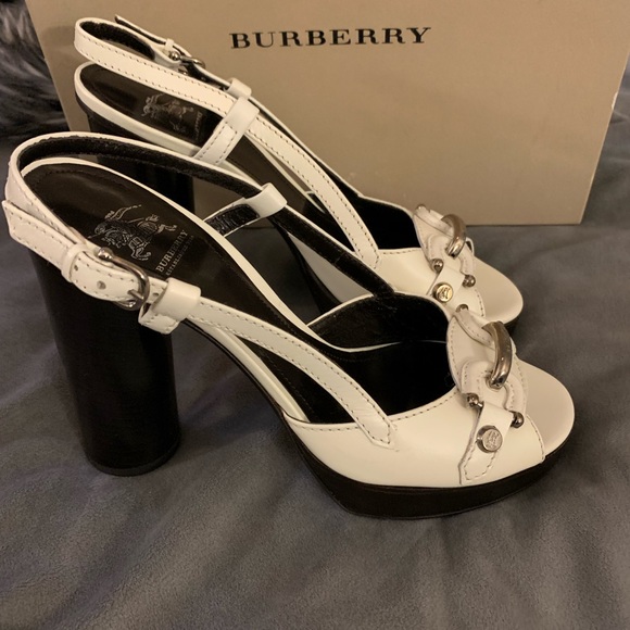 Burberry White Sandals - size 38 - Picture 5 of 11